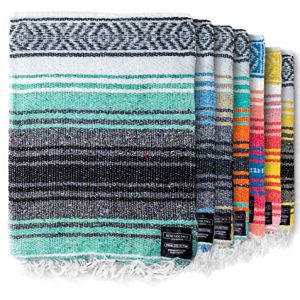 Vibrant Handwoven Mexican Blanket for Yoga, Picnics & Camping - Cozy and Colorful
